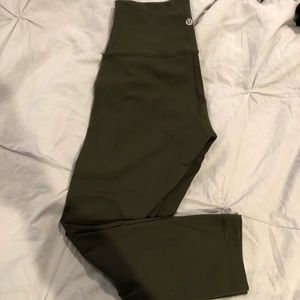 Lululemon Wunder Under Crops size 4